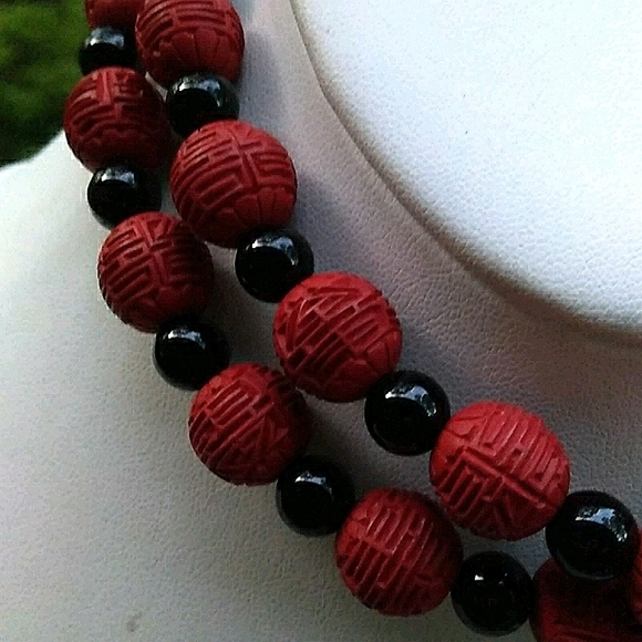 *UNSIGNED BOOK PC* c'70s Carved Chinese Longevity Bead Necklace - Picture 12 of 13